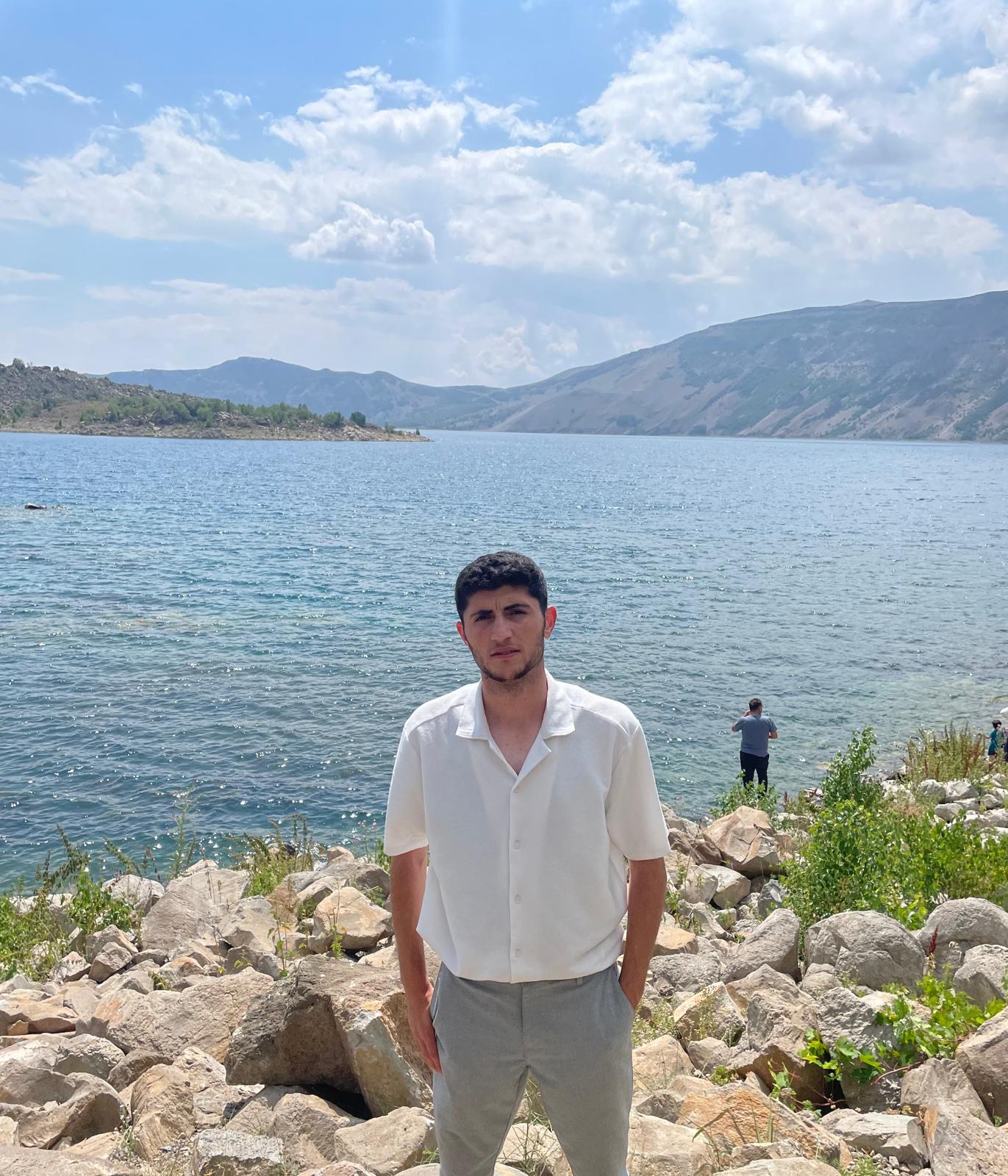 Furkan Yalçın - Bilgisayar Mühendisliği öğrencisi ve yazılım geliştirici